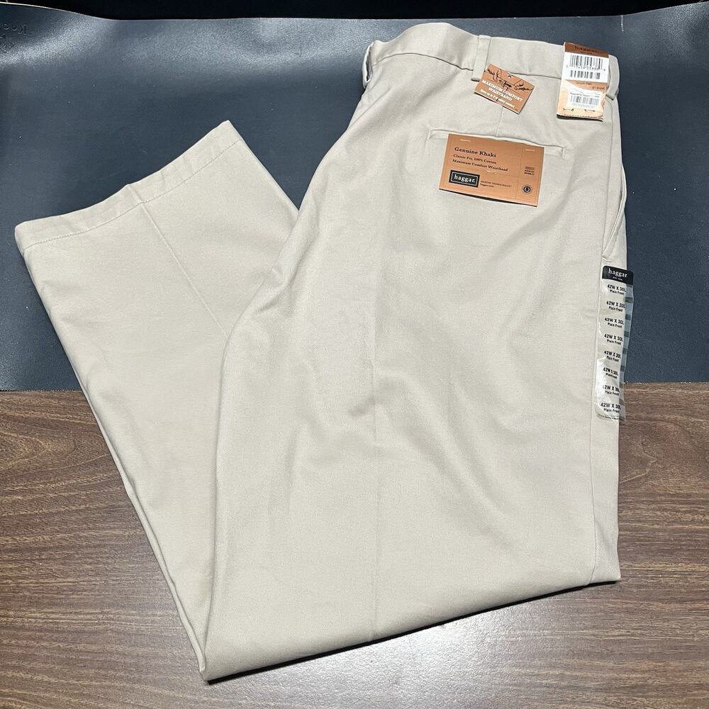 Haggar Genuine Khaki Pants Classic Fit 42x30 Comfort Waistband Plain Front. C5